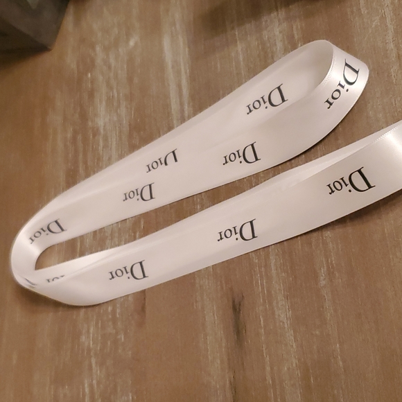 New never used DIOR ribbon & envelope & card..Gifting - Picture 6 of 6